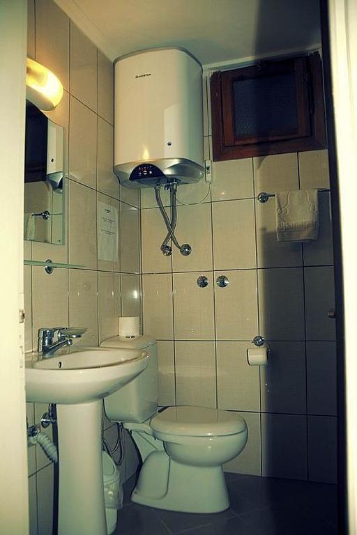 Ikont Hotel Gulluk Bagian luar foto